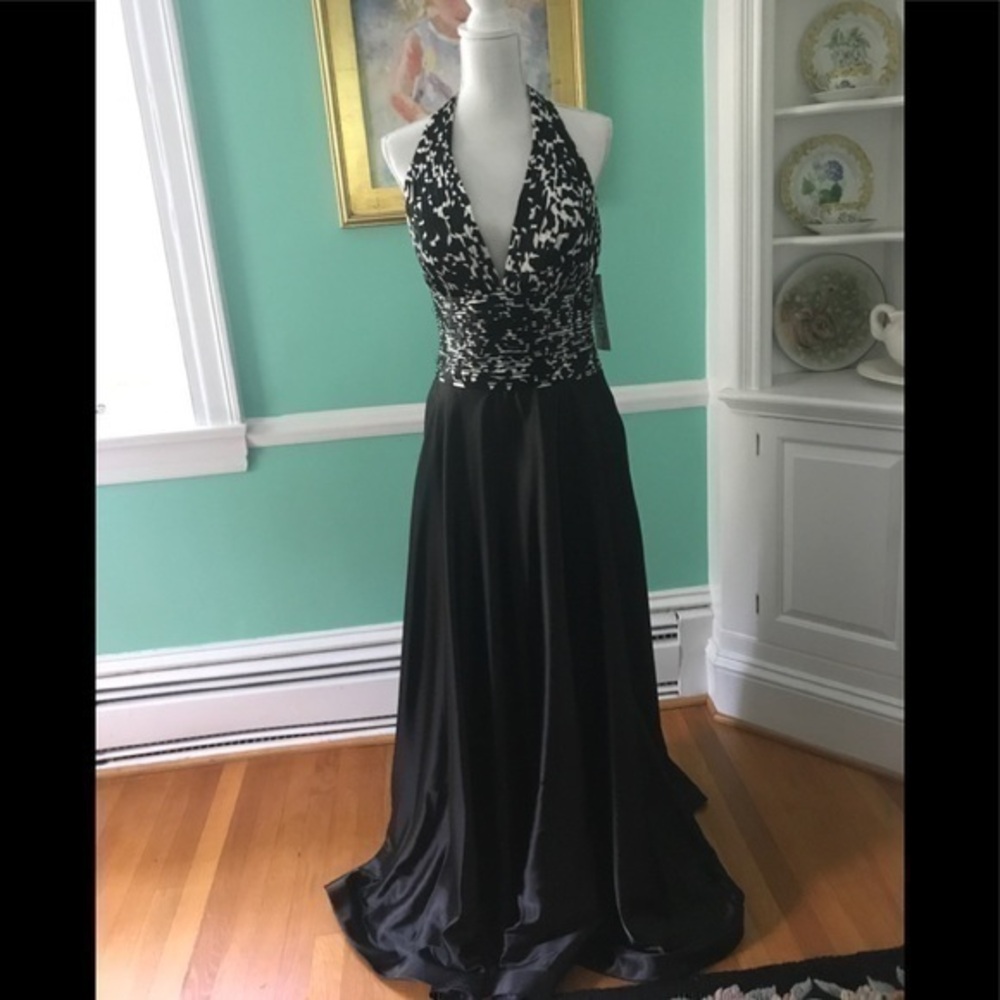 Paris Tony Bowls‎ Black & White Beaded Evening Gown Size 10
